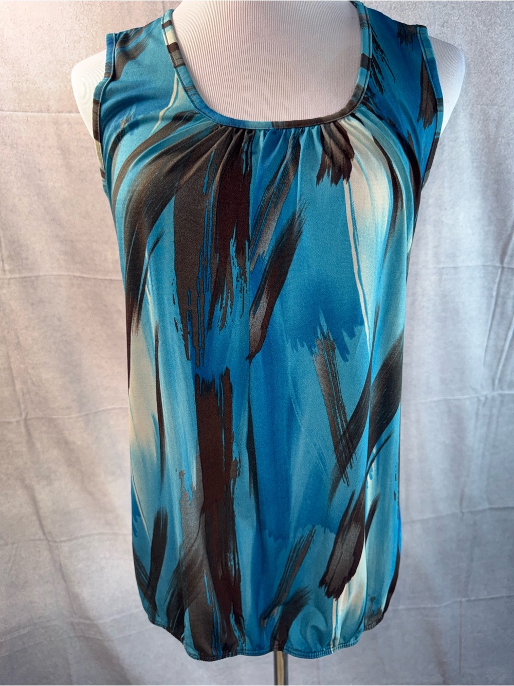 2121-Agenda Blue & Black Abstract Scoop Neck Tank